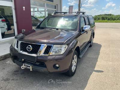Nissan Navara Navara 2.5 TDI d.cab LE auto usata VENEZIA