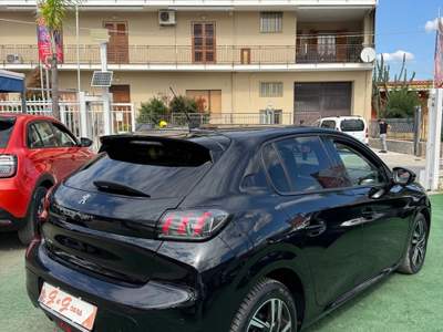 Peugeot 208 Stop&Start 5 porte Allure Pack Nero usata SOMMA VESUVIANA