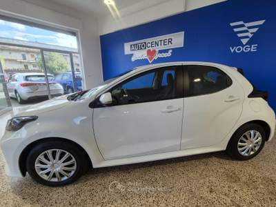 Toyota Yaris 1.0 5 porte Active Bianco usata Brolo
