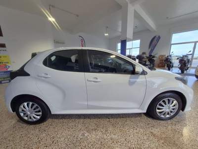 Toyota Yaris 1.0 5 porte Active Bianco usata Brolo