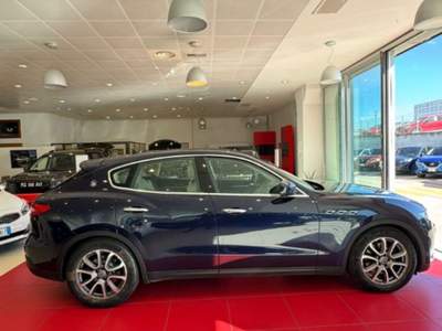 Maserati Levante V6 Diesel 250 CV AWD Granlusso Blu/Azzurro usata Sassari
