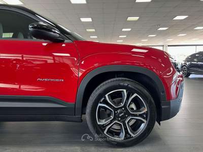 Jeep Avenger 1.2 turbo Mhev  Summit fwd 100cv Rosso usata Gaglianico