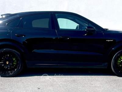 Porsche Cayenne Coupé 3.0 V6 340 CV E-Hybrid 4X4 Nero usata Bra