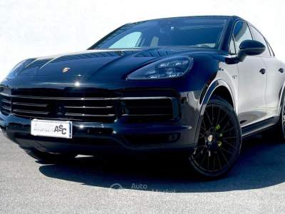 Porsche Cayenne Coupé 3.0 V6 340 CV E-Hybrid 4X4 Nero usata Bra