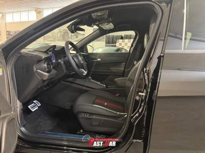 Alfa Romeo Junior 1.2 136 CV Hybrid eDCT6 Speciale Nero usata Cesena