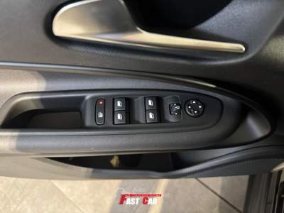 Alfa Romeo Junior 1.2 136 CV Hybrid eDCT6 Speciale Nero usata Occhiobello
