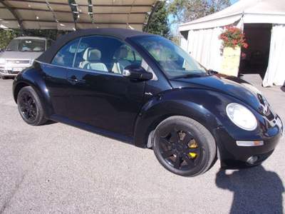 Volkswagen New Beetle 1.6 Cabrio Nero usata Terni