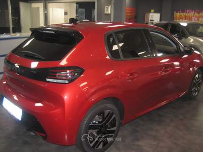 Peugeot 208 vettura km 0  pronta consegna Rosso usata Giussano