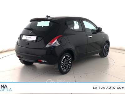 Lancia Ypsilon  - ypsilon 1.0 firefly hybrid platino s&s 70cv Nero usata Marcianise