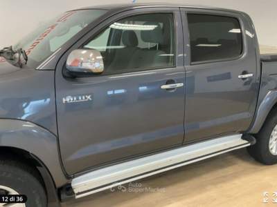 Toyota Hilux Toyota / Hilux 3.0 Turbodiesel Double Cab Life 4x Grigio usata Odolo