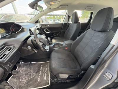 Peugeot 308 S&S SW Business Grigio usata ALTAMURA