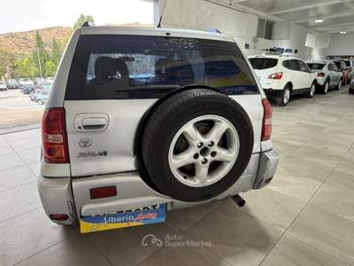 Toyota RAV4 RAV4 2.0 Tdi D-4D cat 5 porte PROBLEMA POMPA GASOL Argento usata ADRANO