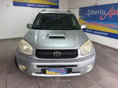 Toyota RAV4 RAV4 2.0 Tdi D-4D cat 5 porte PROBLEMA POMPA GASOL Argento usata ADRANO