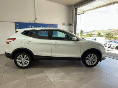 Nissan Qashqai 1.6 dCi 4WD Acenta Bianco usata ADRANO