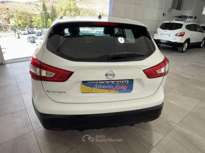 Nissan Qashqai 1.6 dCi 4WD Acenta Bianco usata ADRANO