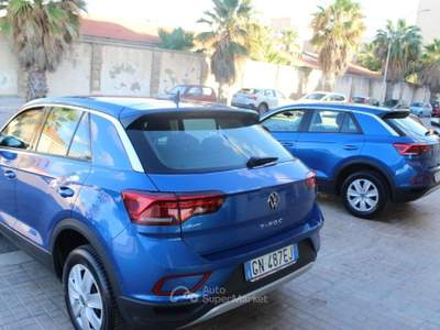 Volkswagen T-Roc 1.0 TSI Life Blu/Azzurro usata Trapani