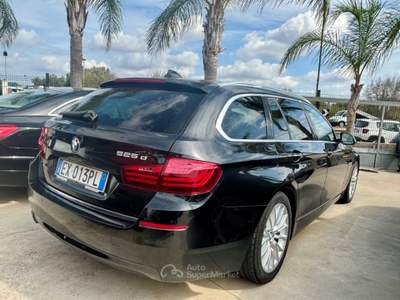 BMW Serie 5 525d 525 525d xDrive Touring Luxury Blu/Azzurro usata San Michele Salentino