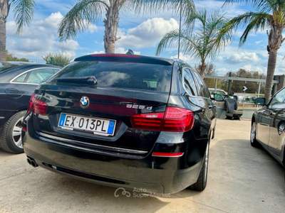 BMW Serie 5 525d 525 525d xDrive Touring Luxury Blu/Azzurro usata San Michele Salentino
