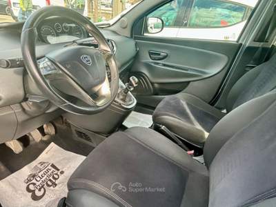 Lancia Ypsilon 5 porte Ecochic Gold - 130000 km Argento usata San Michele Salentino