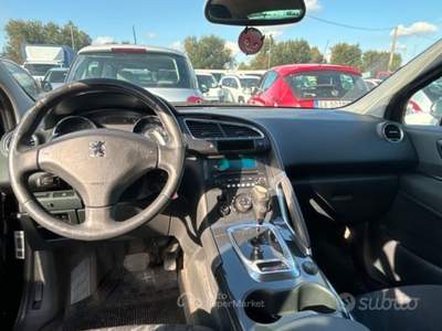 Peugeot 3008 cambio robotizzato Prem Nero usata San Michele Salentino