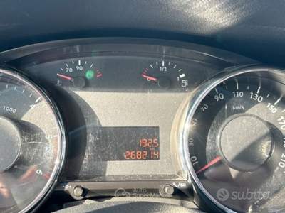 Peugeot 3008 cambio robotizzato Prem Nero usata San Michele Salentino