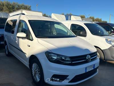 Volkswagen Caddy 7 posti - 2.0 TDI 150 CV DSG Highline Maxi - 2020 Bianco usata San Michele Salentino