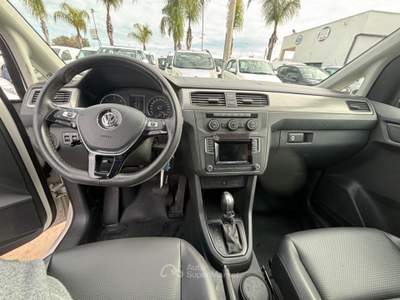 Volkswagen Caddy 7 posti - 2.0 TDI 150 CV DSG Highline Maxi - 2020 Bianco usata San Michele Salentino