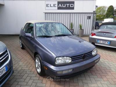 Volkswagen Golf 2.0i Cambio Autom. 116CV Karmann CRS&ASI LIBRETTO Grigio usata Sedriano