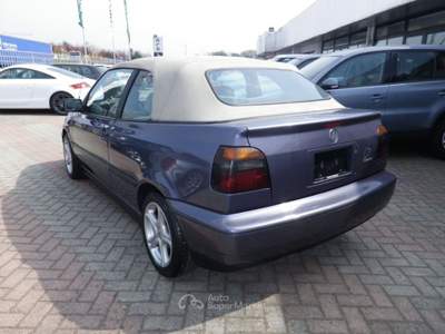 Volkswagen Golf 2.0i Cambio Autom. 116CV Karmann CRS&ASI LIBRETTO Grigio usata Sedriano