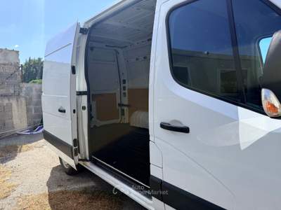 Nissan Interstar pari al nuovo Bianco usata Napoli