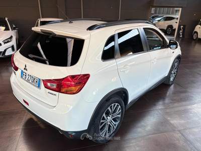 Mitsubishi ASX 1.6 DI-D 114 CV 2WD Instyle Panoramic Bianco usata Pesaro