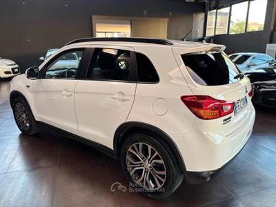 Mitsubishi ASX 1.6 DI-D 114 CV 2WD Instyle Panoramic Bianco usata Pesaro