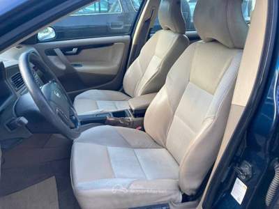 Volvo V70/XC70 V70 2.4 D5 20V cat aut. AWD Blu/Azzurro usata Arezzo