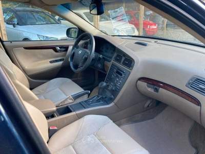 Volvo V70/XC70 V70 2.4 D5 20V cat aut. AWD Blu/Azzurro usata Arezzo