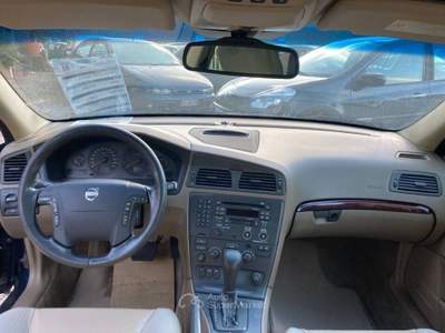 Volvo V70/XC70 V70 2.4 D5 20V cat aut. AWD Blu/Azzurro usata Arezzo