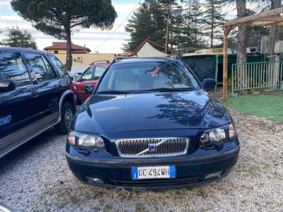 Volvo V70/XC70 V70 2.4 D5 20V cat aut. AWD Blu/Azzurro usata Arezzo