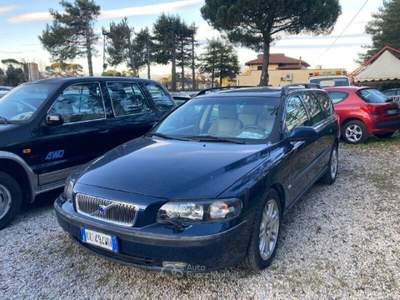 Volvo V70/XC70 V70 2.4 D5 20V cat aut. AWD Blu/Azzurro usata Arezzo