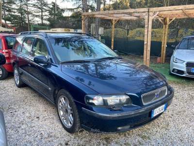 Volvo V70/XC70 V70 2.4 D5 20V cat aut. AWD Blu/Azzurro usata Arezzo