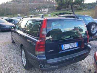 Volvo V70/XC70 V70 2.4 D5 20V cat aut. AWD Blu/Azzurro usata Arezzo