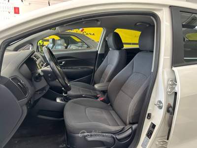 Kia Rio 5p. Active NEOPATENTATI Bianco usata Arezzo