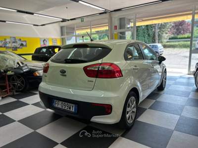 Kia Rio 5p. Active NEOPATENTATI Bianco usata Arezzo