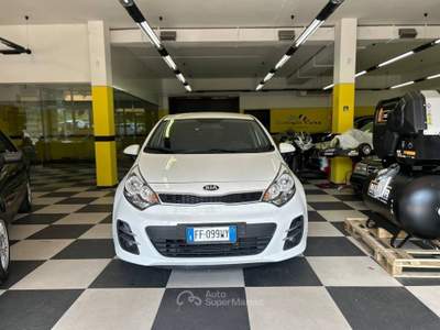 Kia Rio 5p. Active NEOPATENTATI Bianco usata Arezzo