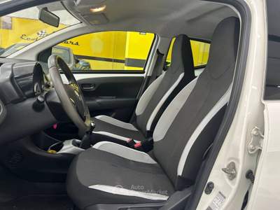 Toyota Aygo 5 porte x-black TSS Bianco usata Arezzo