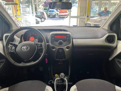 Toyota Aygo 5 porte x-black TSS Bianco usata Arezzo