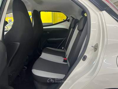 Toyota Aygo 5 porte x-black TSS Bianco usata Arezzo