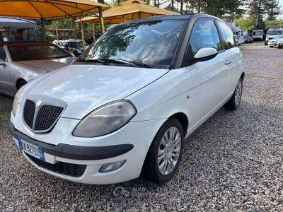 Lancia Ypsilon Neopatentati Bianco usata Arezzo