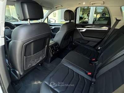 Volkswagen Touareg 3.0 V6 tdi Elegance 286cv tiptronic Bianco usata Cavezzo