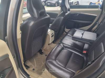 Volvo XC70 XC70 2.4 d5 Kinetic awd 185cv Marrone usata TREVIGLIO