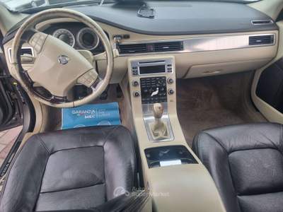 Volvo XC70 XC70 2.4 d5 Kinetic awd 185cv Marrone usata TREVIGLIO