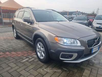 Volvo XC70 XC70 2.4 d5 Kinetic awd 185cv Marrone usata TREVIGLIO
